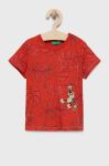 Дитяча бавовняна футболка United Colors of Benetton колір червоний з принтом (2305314)