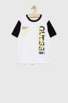 Дитяча бавовняна футболка Guess колір білий візерунок (2940324)